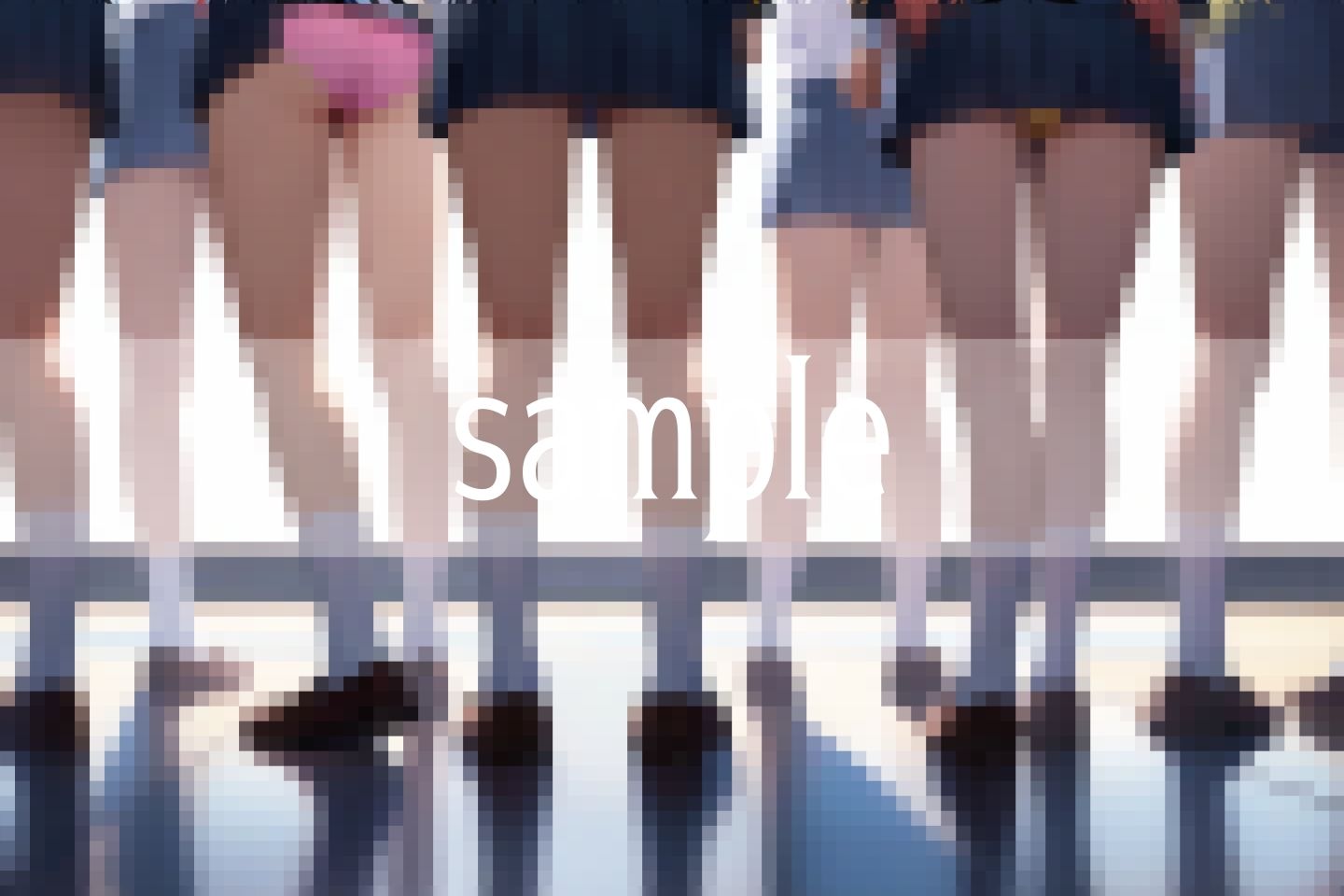 床になりたい...なぜかって？パンツが見たいから