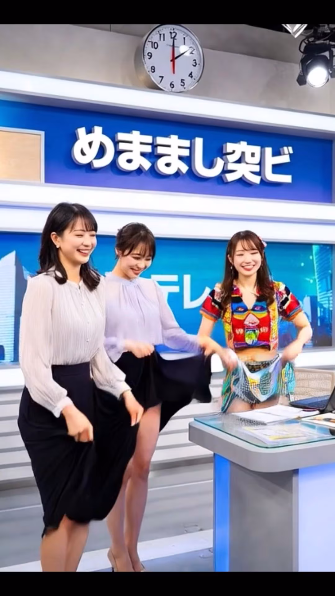 はたらく女性 OL ハプニング 新入社員 盗撮 パンチラ ブラチラ パンティ 職場 ナース 歯科助手 スチュワーデス