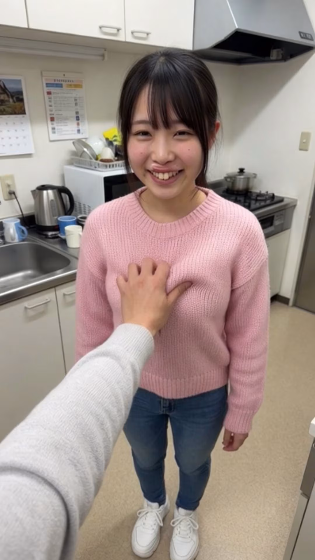 新入社員 給湯室 課長 先輩 いたずら 不倫 セクハラ ブラジャー パンティ OL 職場